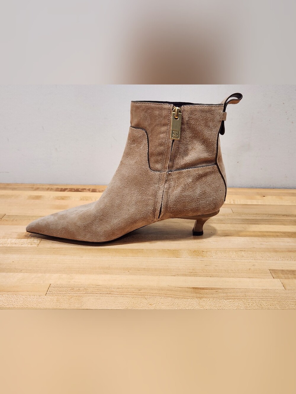 SARTO By Franco Sarto Mala Taupe Leather Kitten Heel Pointed Toe Bootie Boot 6M - Picture 3 of 14